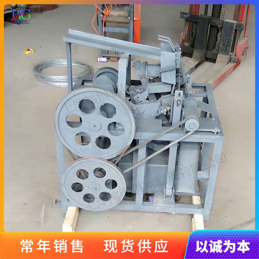 Full-automatic cans cutting machine Red Bull beverage bottle aluminum iron slitting machine Wangzi Cola cans to cover machine