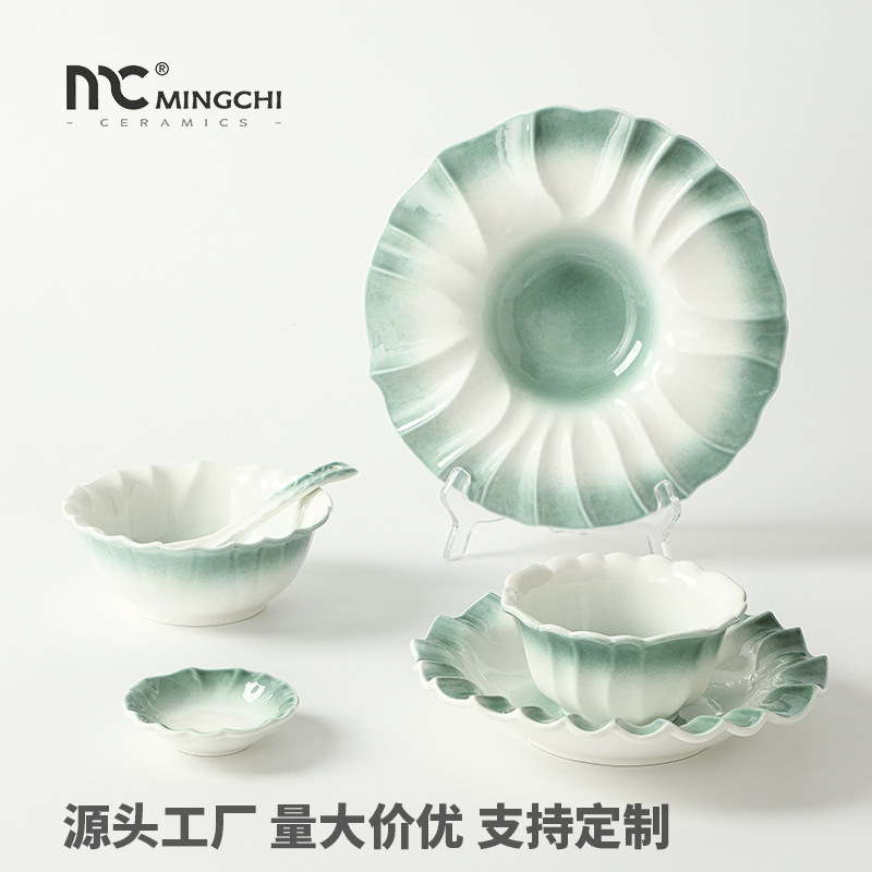 Набор керамической посуды в скандинавском стиле: простые миски и тарелки, креативный ретро стиль