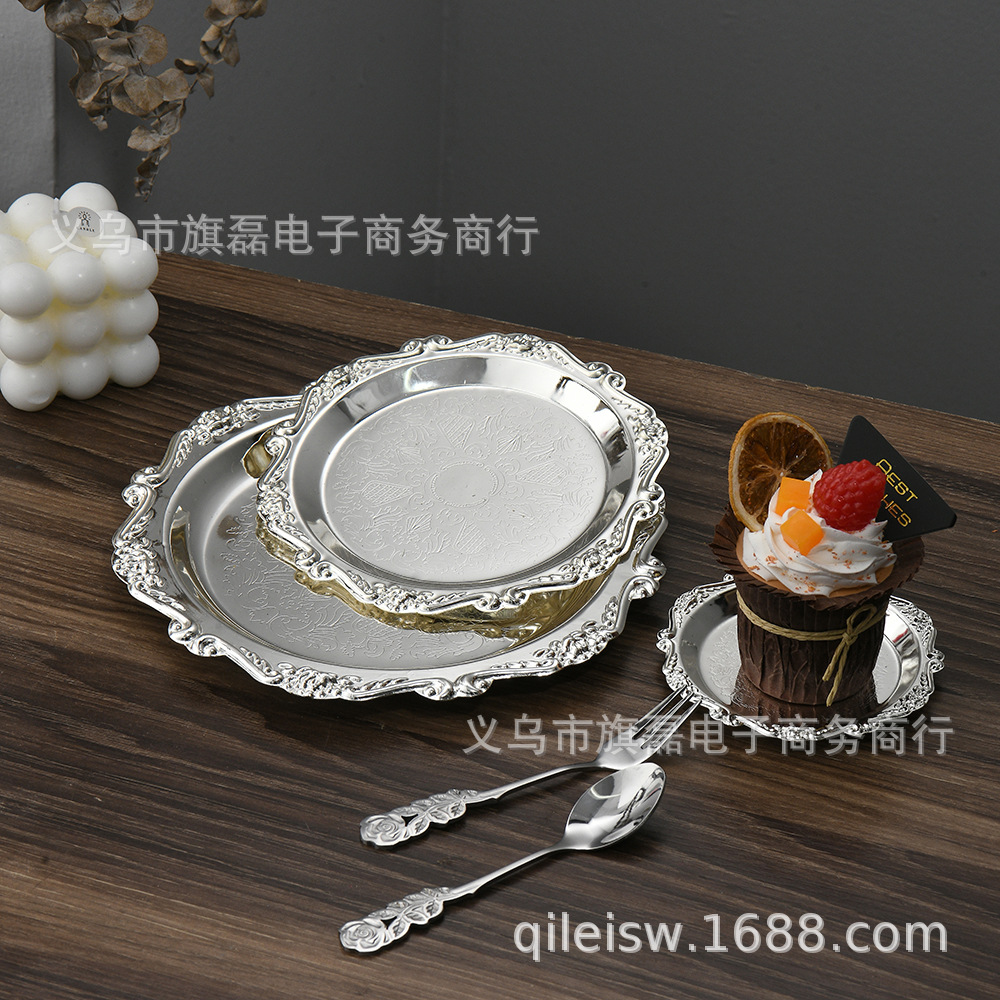 Ins Metal Carved Tea Coaster Small Plate Snack Cake Plate European Retro Aromatherapy Candle Jewelry Storage Plate