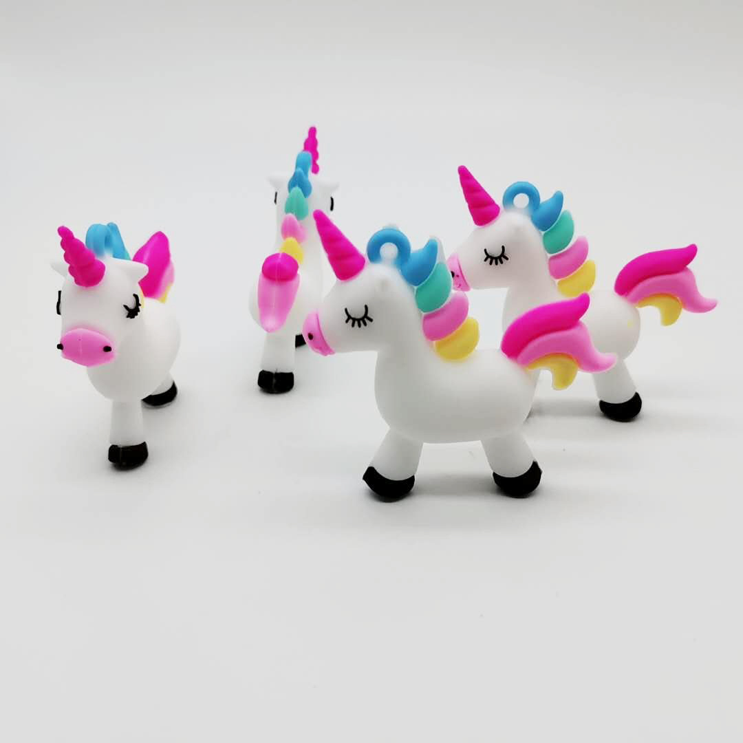 Cross-border Cartoon Stereo Keychain Pendant 3D Stereo Rainbow Horse PVC Soft Glue Unicorn Pegasus Doll Ornaments
