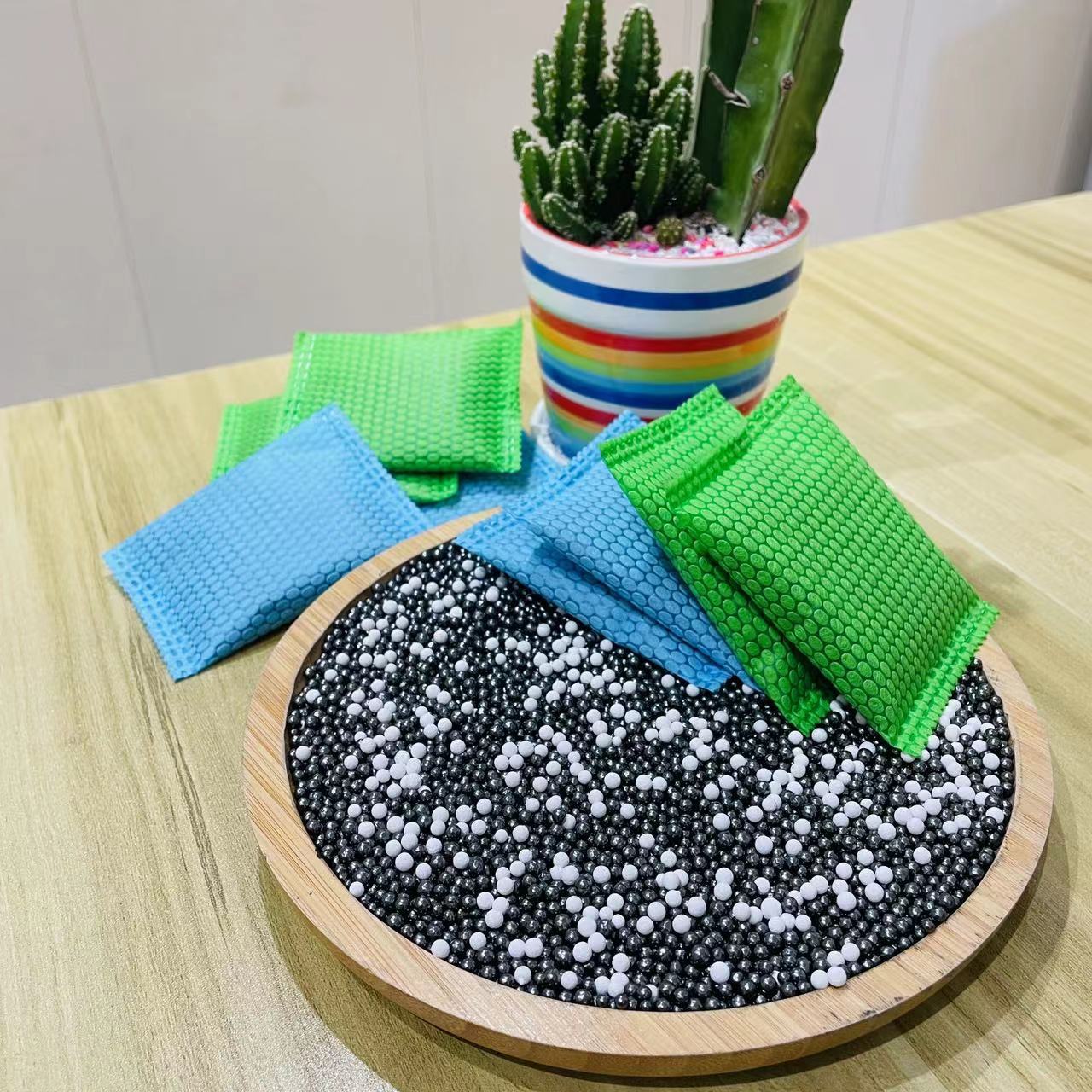 Factory direct supply nano mineral crystal activated carbon household in addition to formaldehyde carbon bag deodorizing wardrobe home car dual-use deodorizing carbon bag