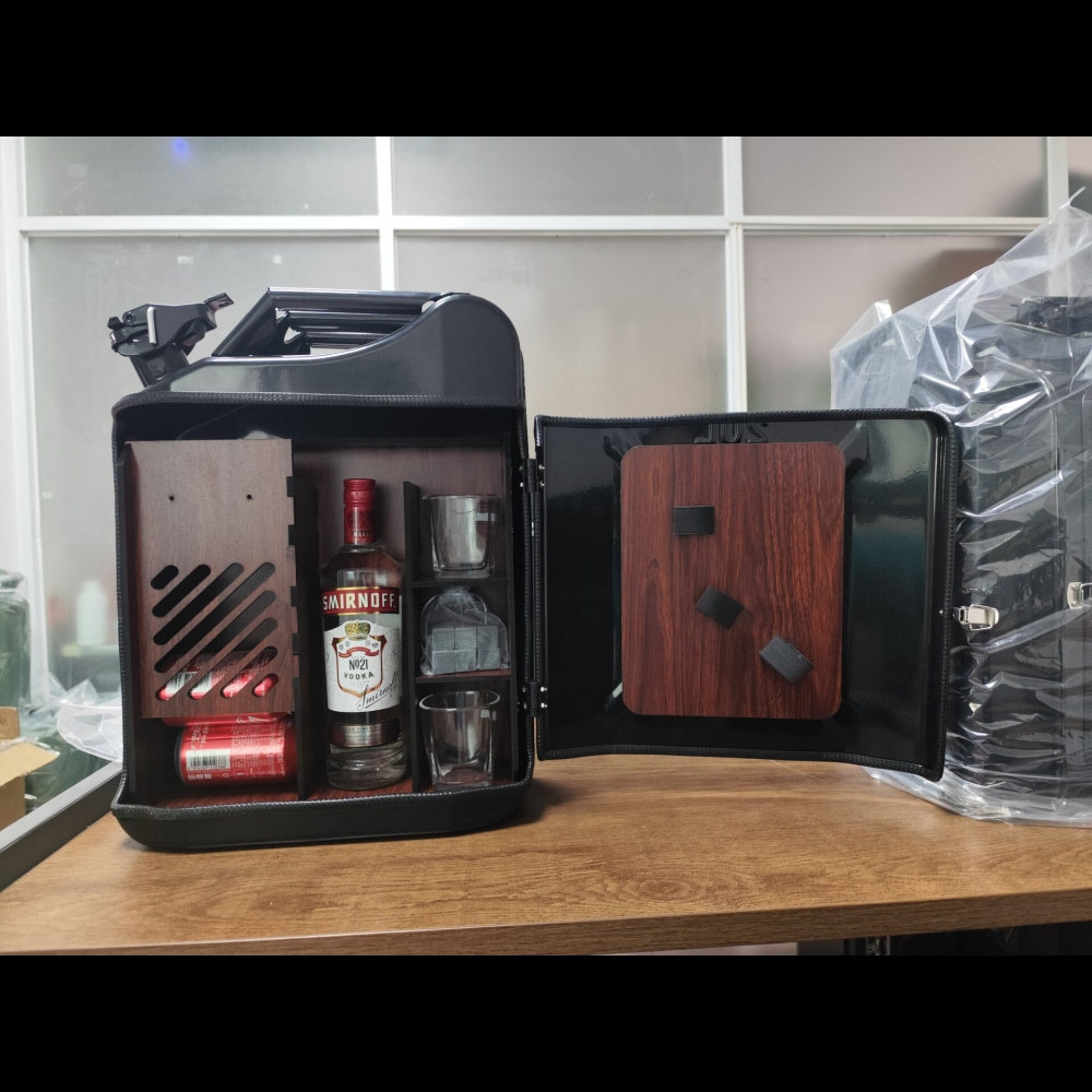 Hot Selling Cross-Border Russian Export Mini Bar Portable 20L Oil Barrel Small Wine Cabinet Creative Wine Cabinet Couple Dating