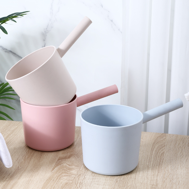 Plastic water spoon household kitchen thickened baby children bath water floating spoon water ladle wholesale bath water ladle