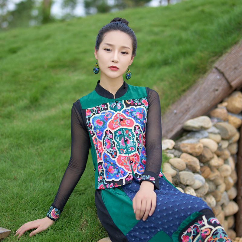 Ethnic style women's clothing heavy-duty old embroidered vest multi-color patch small stand collar embroidered short vest waistcoat small outer wear