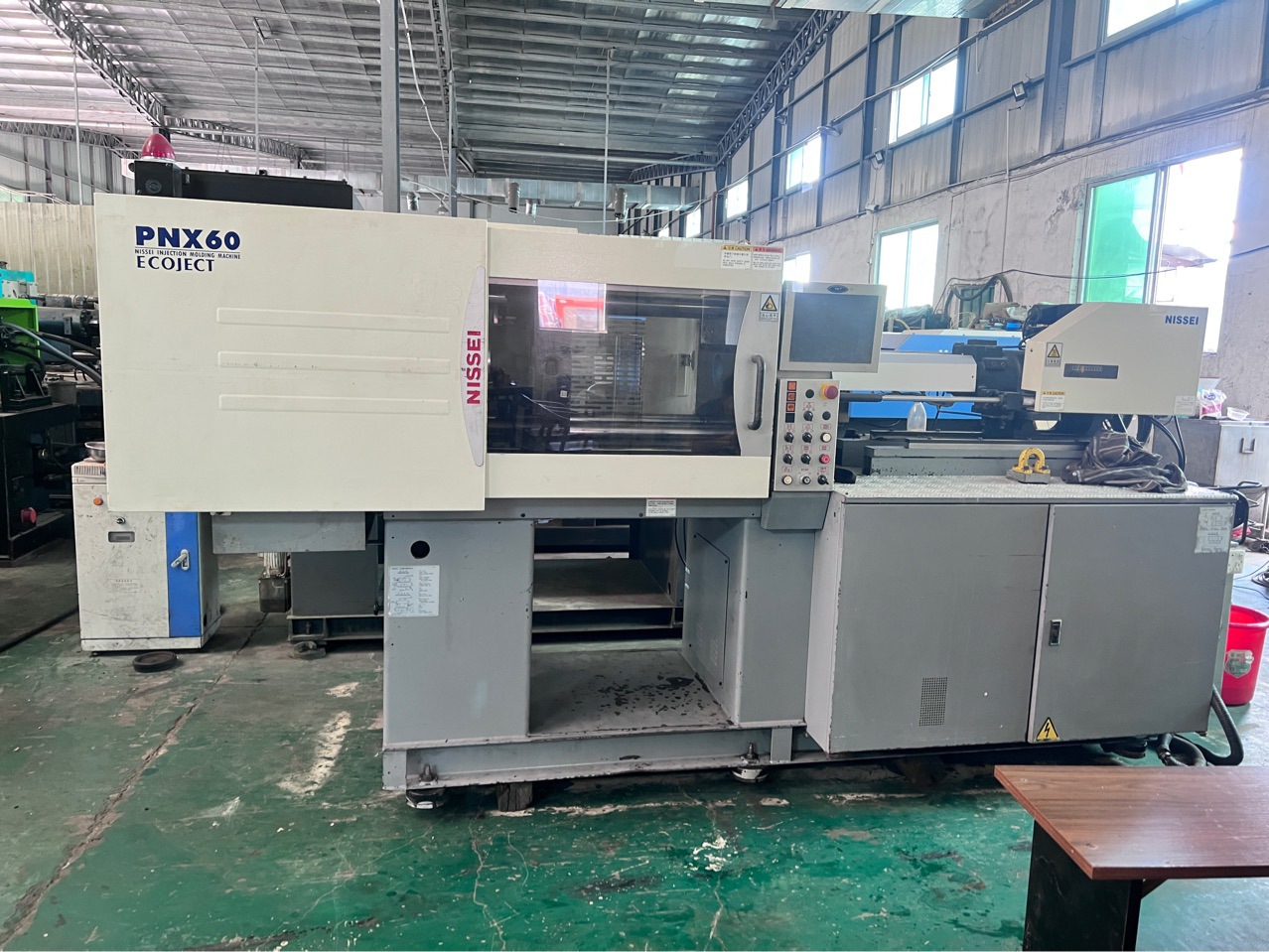 Nissei 60t сервомашина, 90% новая, прецизионное оборудование