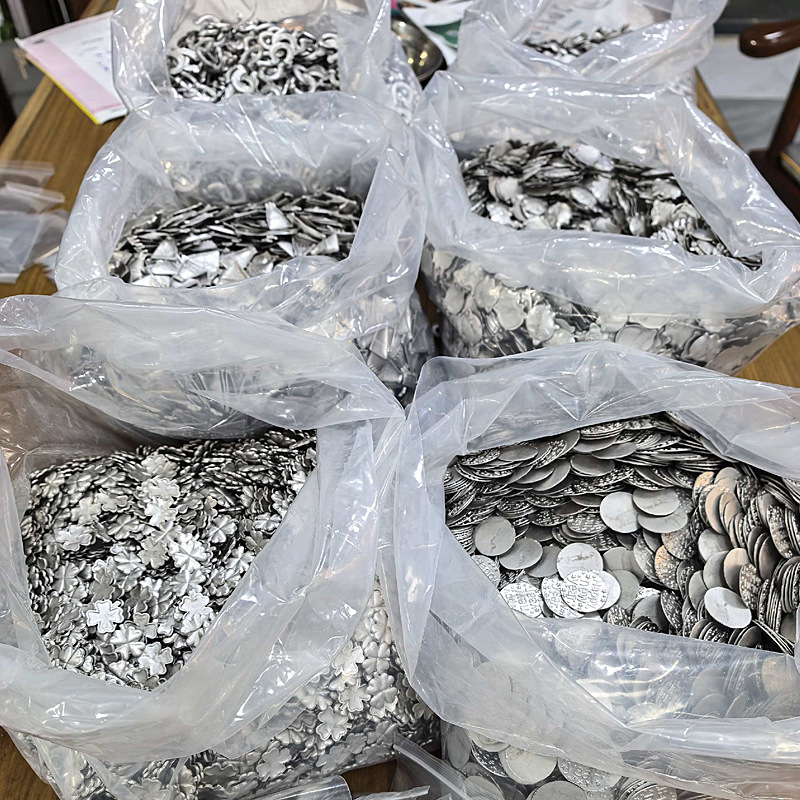 Tin-Bismuth Alloy Parts Low Melting Point Alloy Castings Tin-Bismuth Alloy Fusible Alloy Four-Leaf Clover Happy New Year Piglet, Etc