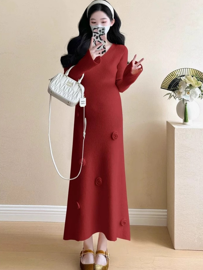Maternity Wear 2025 New V Neck Knitted Dress Fashionable High-End Slim Fashionable Autumn and Winter Floral Sweater Dress