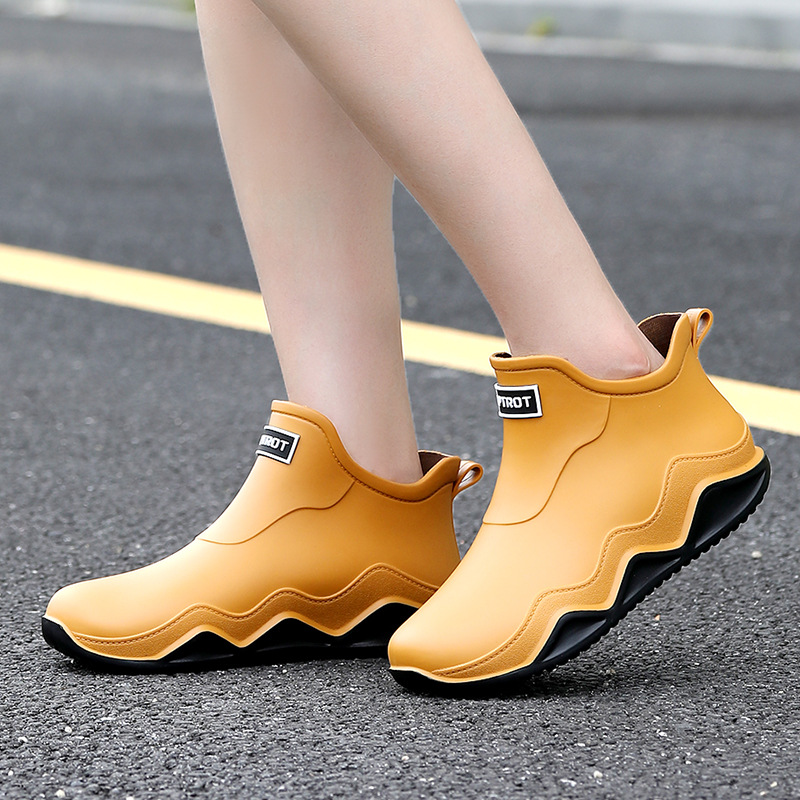 New waterproof shoes men's and women's rain boots for lovers rain boots Korean rubber shoes non-slip short tube fashion Joker export