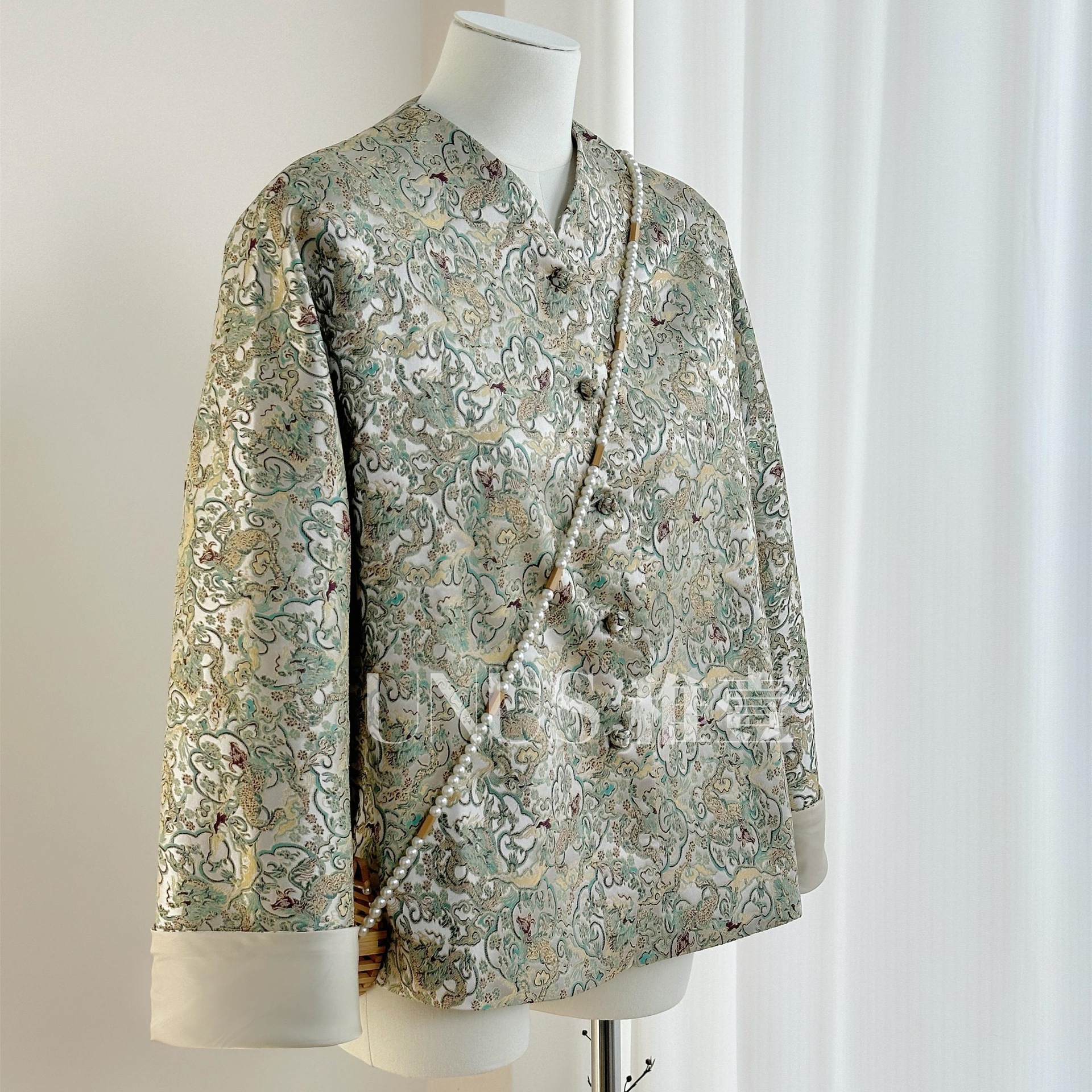 UNUS Young One New Chinese High-grade Dragon Pattern Cloud Brocade National Style Jacket Autumn Jacquard Song Jin Zen Short Autumn