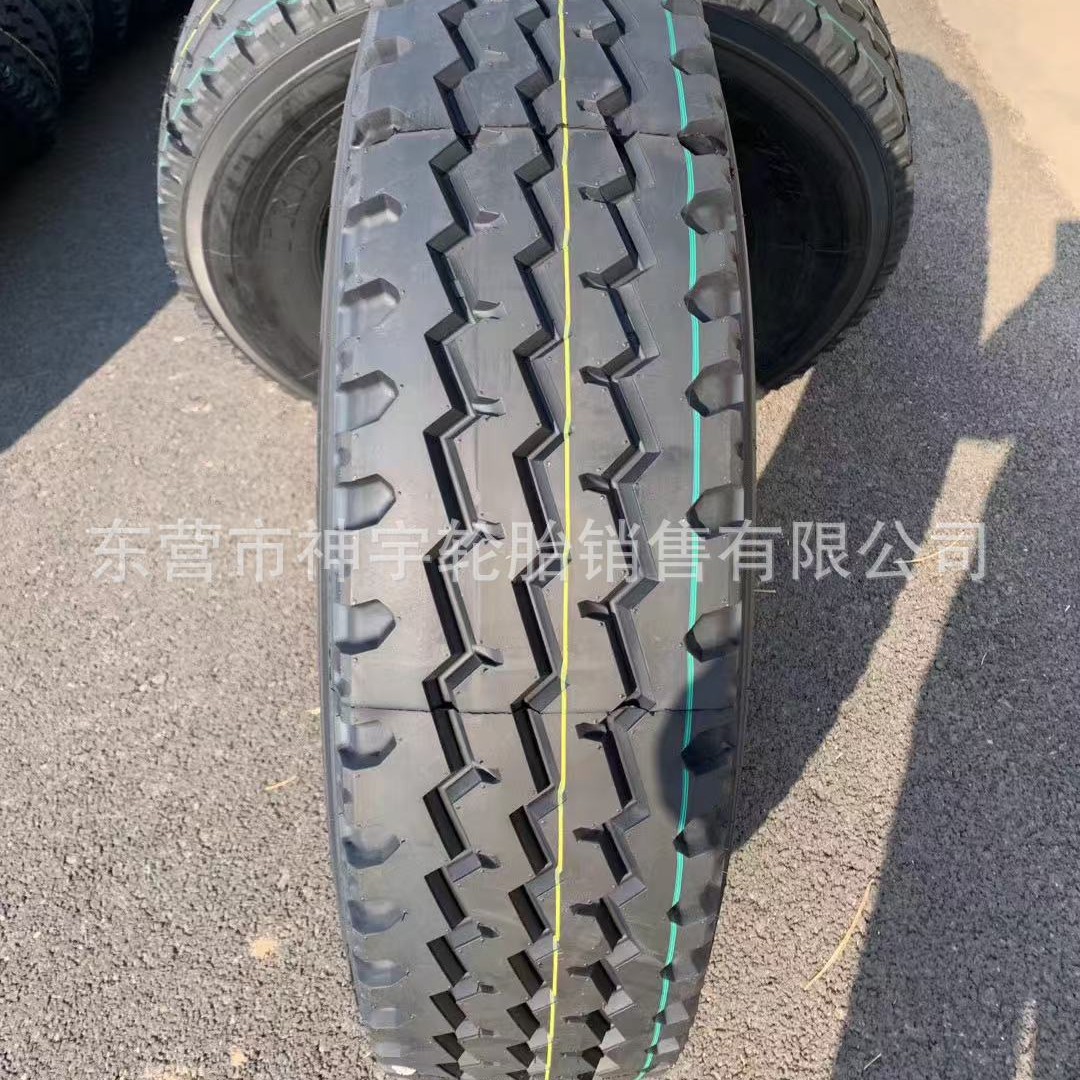 Factory Direct Supply 825R20 Truck Tire Old Third Line Thickeneded Wear-Resistant Load