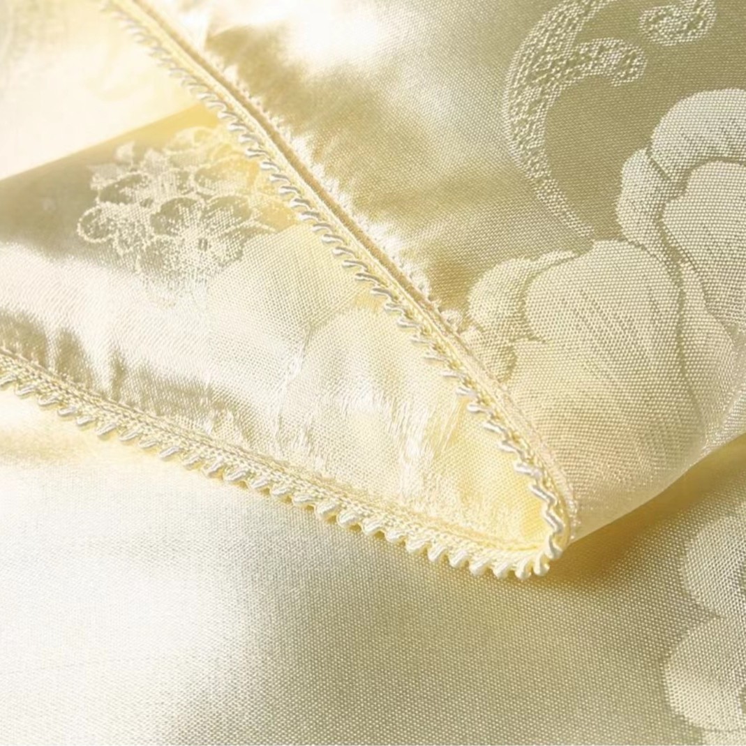 Wholesale Satin Silk Quilts, Promotional Gifts, Summer Cooling Quilts, Winter Quilts, Gift Box Sets, All-Season Universal Spring and Autumn Quilt Covers Wholesale