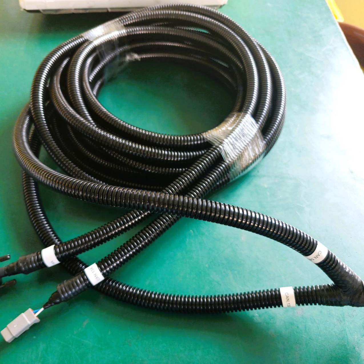 Производство различных автомобильных жгутов проводов, жгутов для полного автомобиля, шасси и двигателя