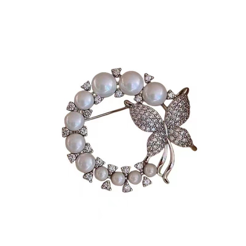 Korean Dongdaemun Diamond-Encrusted Pearl Butterfly Brooch Anti-Exposure Buckle Fashionable High-End Clothing Accessory Manufacturer