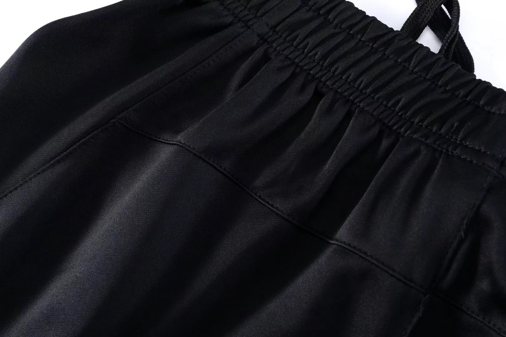 New Butterfly Quick-drying Breathable Table Tennis Suit Sports Pants Men and Women Three-point Pants Students Children Sports Shorts