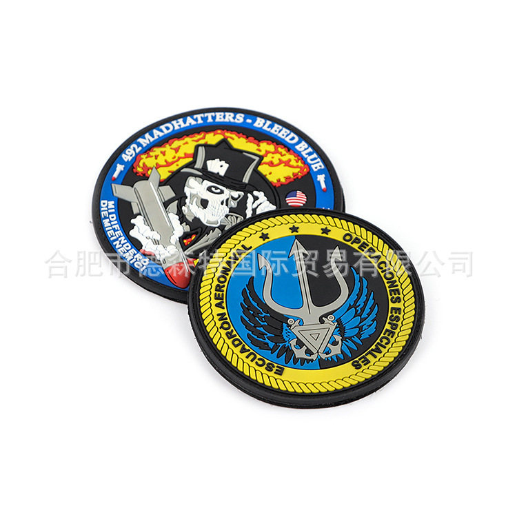 Manufacturer Customized Pvc Rubber Stamp Velcro Armband Clothing Badge Drop Plastic Label Soft Rubber Clothing Accessories Logo Patch