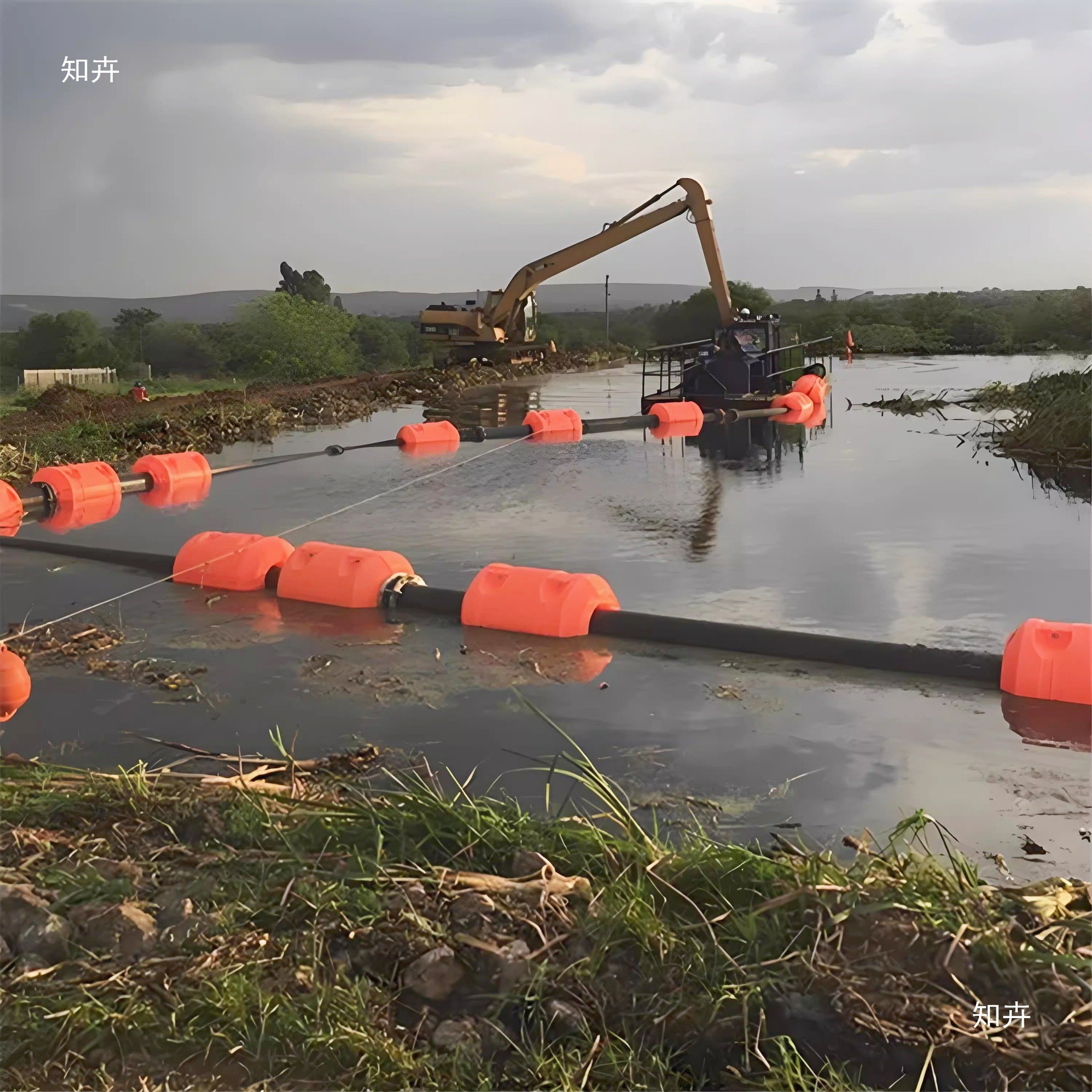 Pipeline Pontoon Sewage Pumping Sand Dredging River Dredging Farm Clamp-On Pipeline Pontoon Plastic Buoy Manufacturer