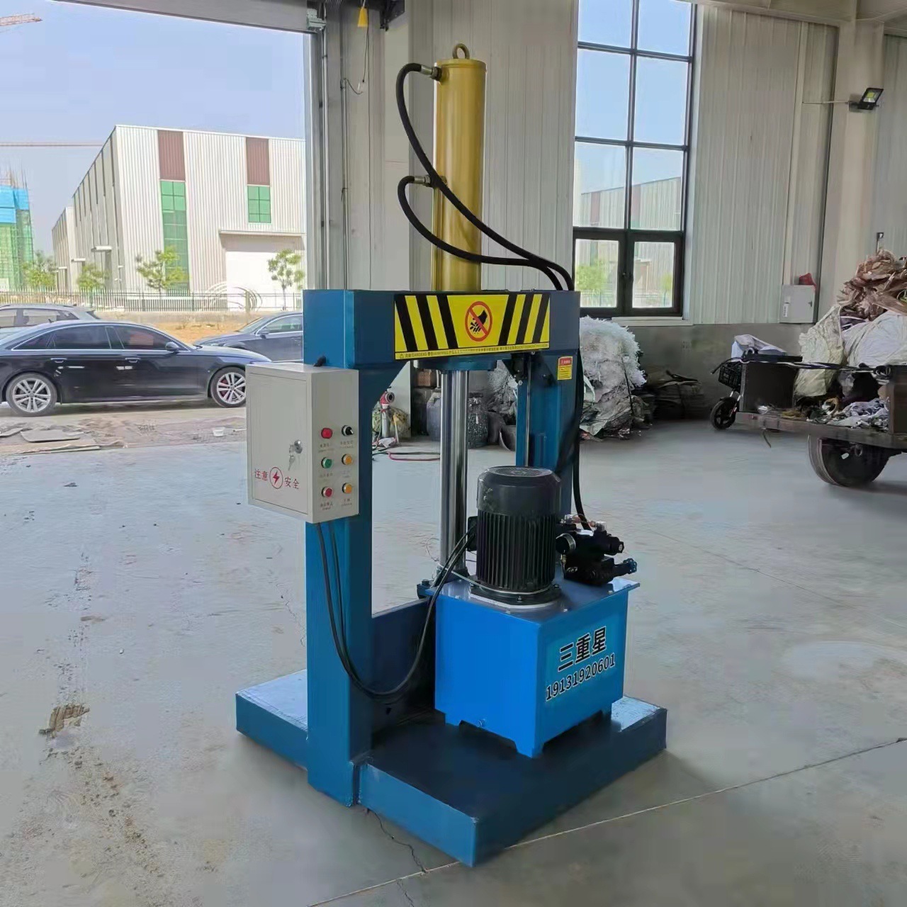 Waste Tarpaulin Hydraulic Cutting Machine Pvc Stretch Film Hydraulic Cutting Machine Polyurethane Board Gantry Guillotine Machine