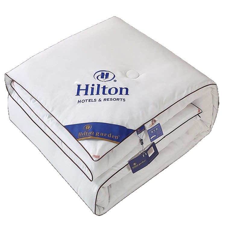 Hilton hotel silk quilt summer quilt gift quilt gift box air conditioning quilt spring and autumn quilt four seasons quilt core wholesale