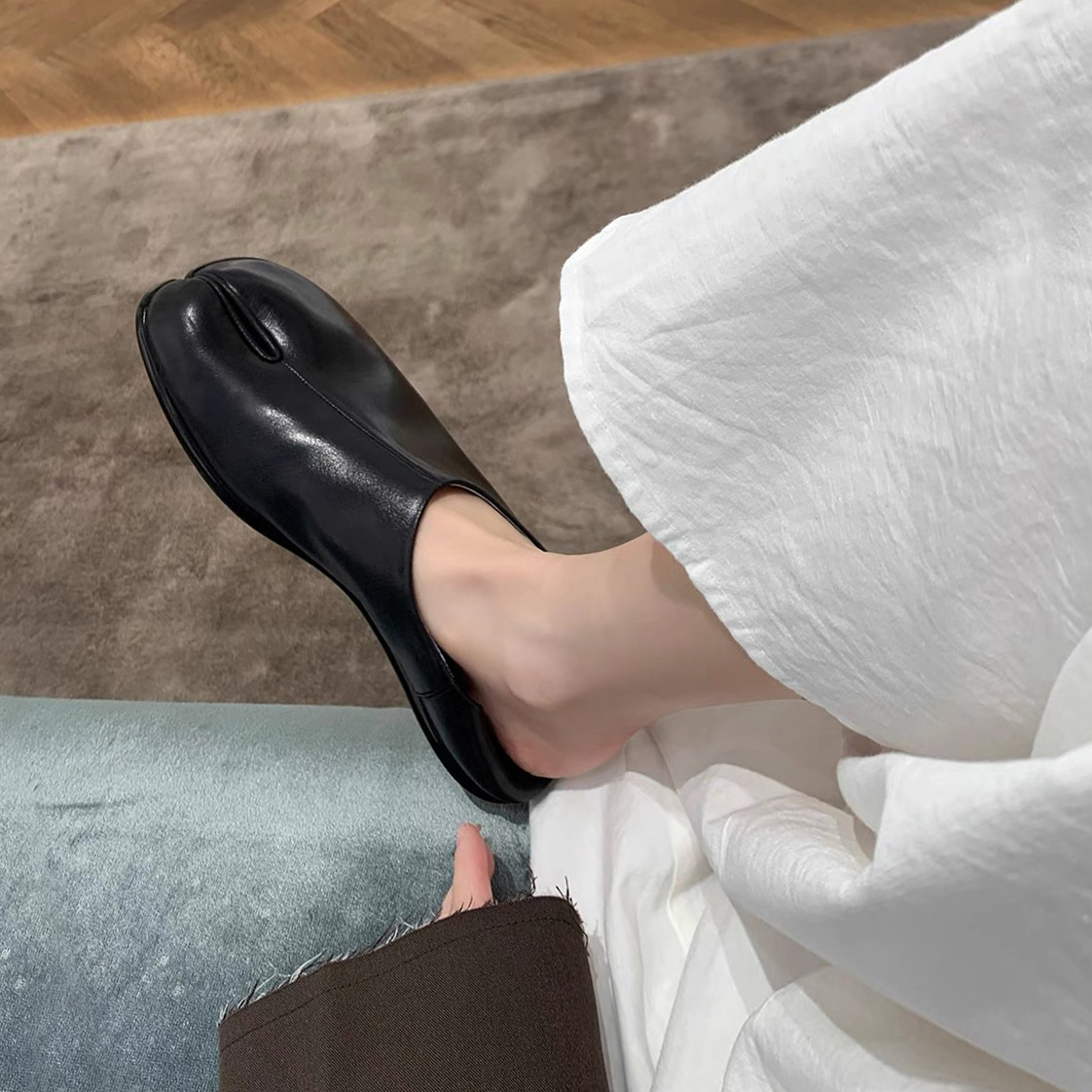 Британские лоферы с разделённым носком из овчины для женщин