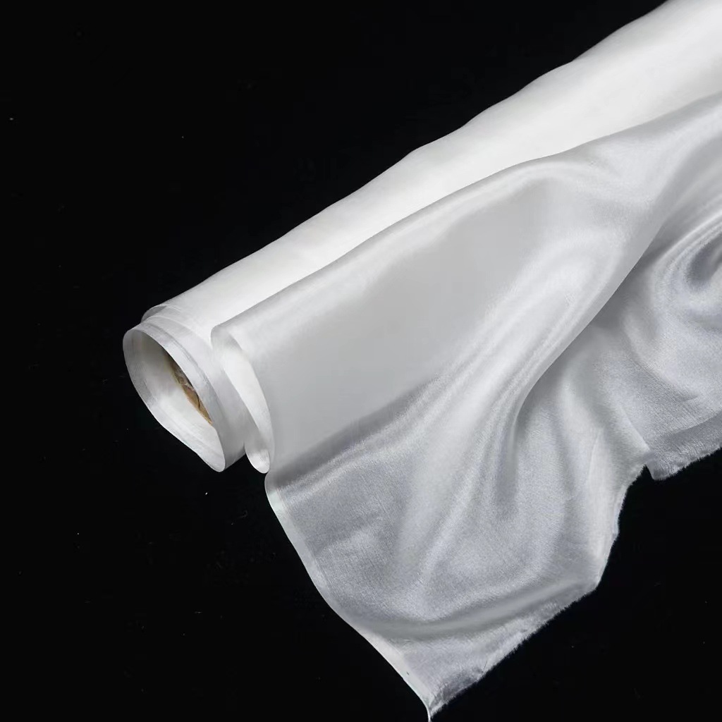 84 foreign spinning 5 mmi 140 door width 44 shuttle silk fabric dyed blank scarf lined with thick colored flag for insulation