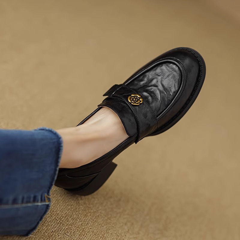 Cowhide version camellia soft bottom loafers women's 2025 new flat heel leather small gold single-layer shoes thick bottom small leather shoes