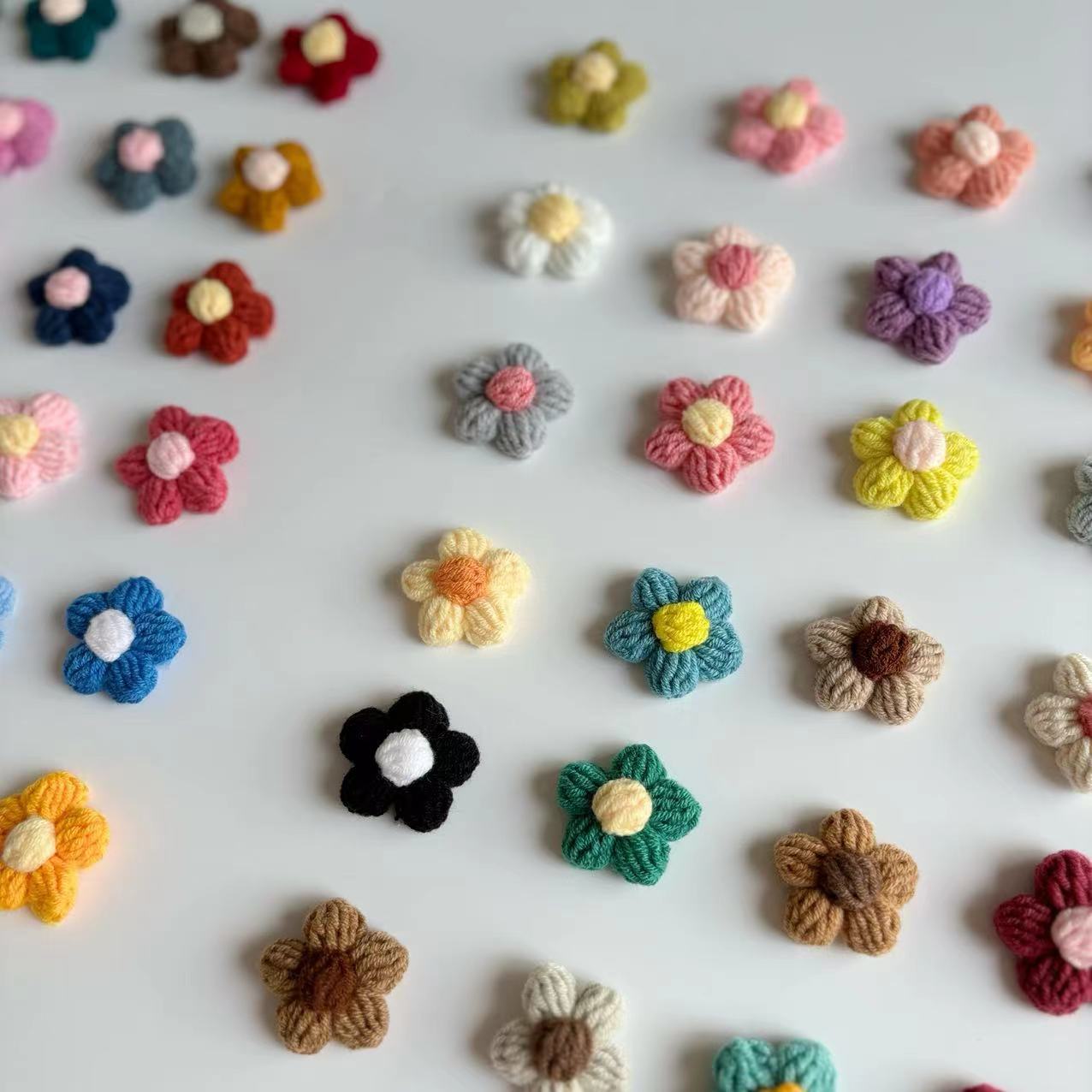 Spot Handmade Crochet Puff Flower Wool Flower DIY Hairpin Jewelry Accessories Corsage Bag Clothing Accessories