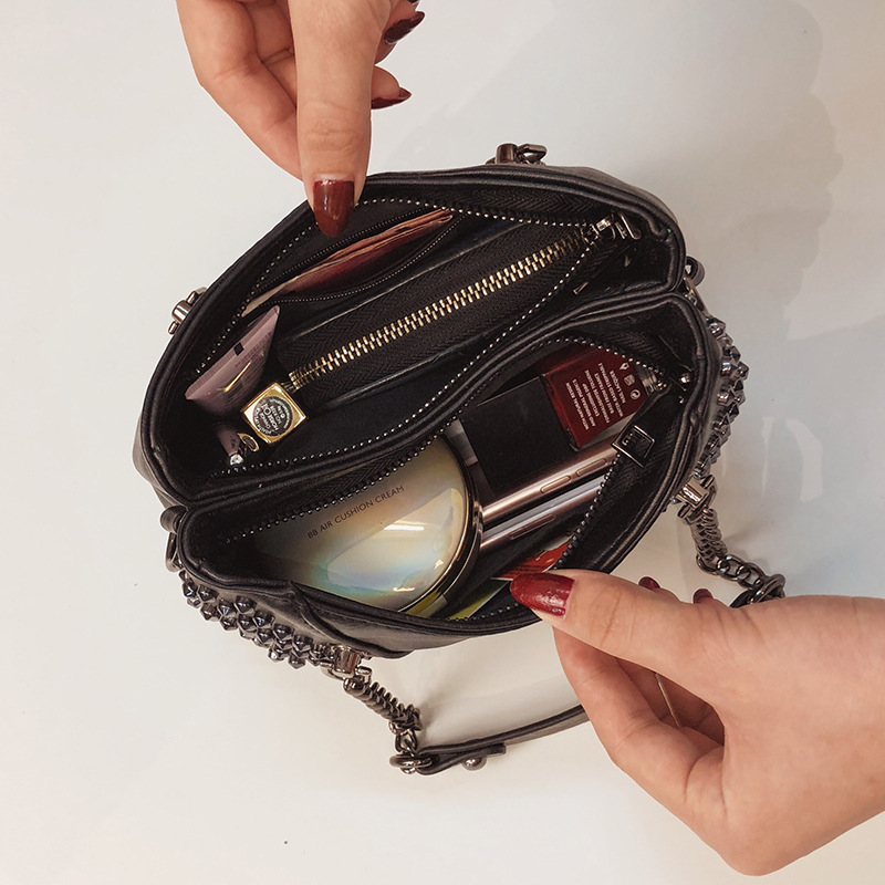 Internet Celebrity Small Bag Women's 2020 New ins All-match Texture Portable Shoulder Crossbody Bag Distinctive Rivet Chain Bag
