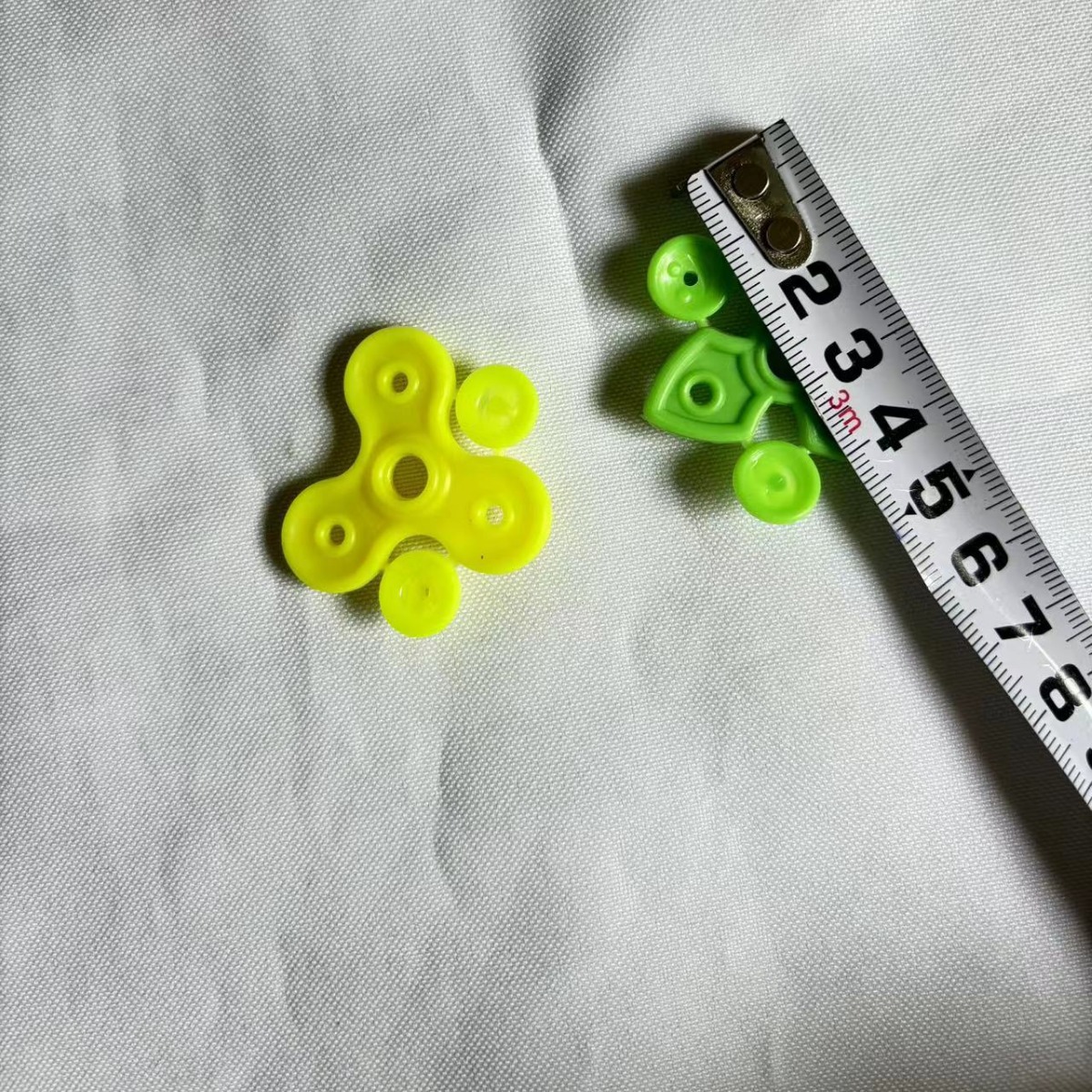 Yiwu Toys Wholesale Children's Assembled Fingertip Spinner Small Gift Street Stall Night Market Educational Play House Toys