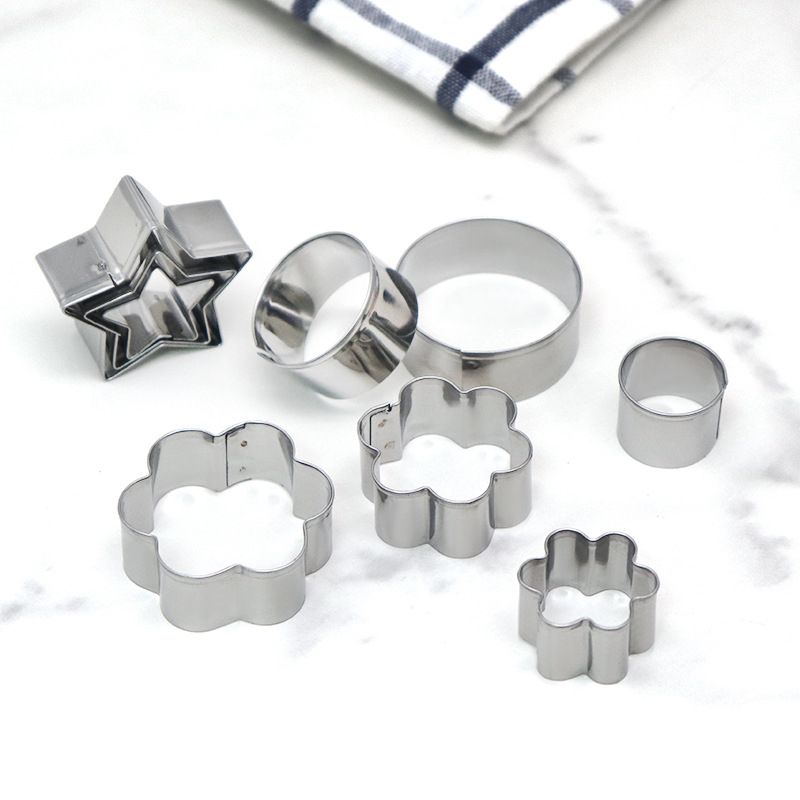 Stainless Steel 30-Piece Cookie Mold Set, Cookie Chocolate Cake Baking Set, DIY Flower-Shaped Kitchen Tools