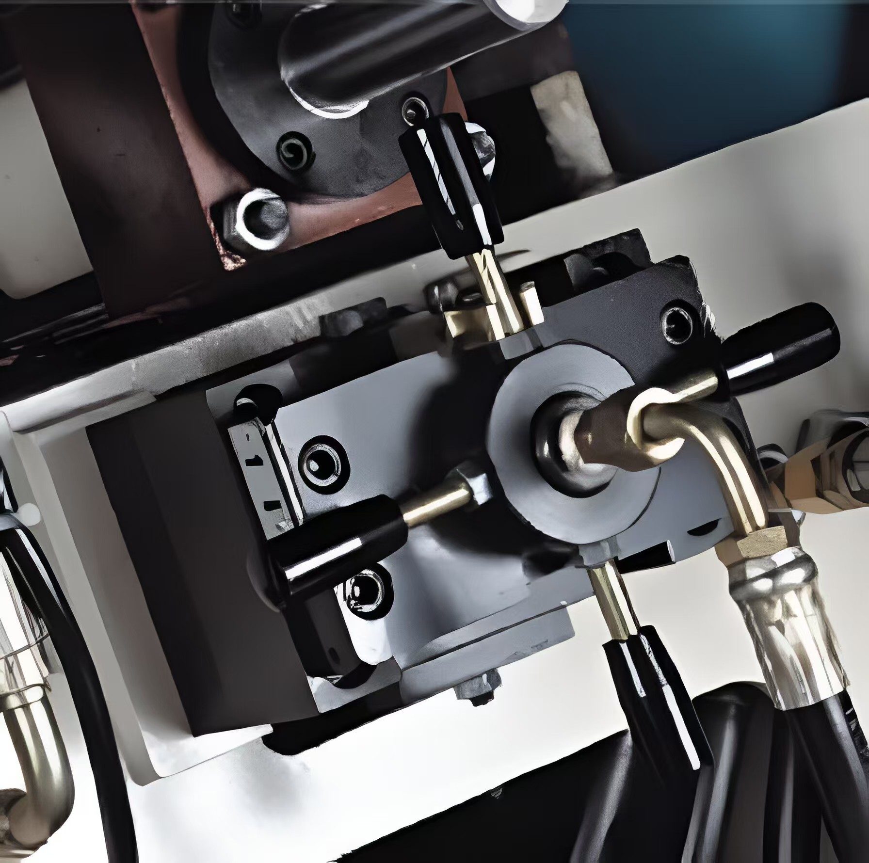 Computer Control Glue-Made Shoe Front Engine Oil Press Second-Hand Nine-Claw Shoe Upper Puller Full Edge Sp-N737B