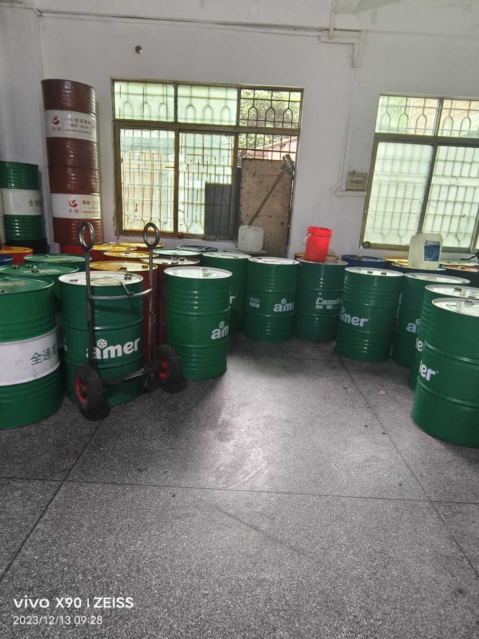 Peripheral Waste Oil Recycling Screw Oil White Oil Cutting Oil Recycling