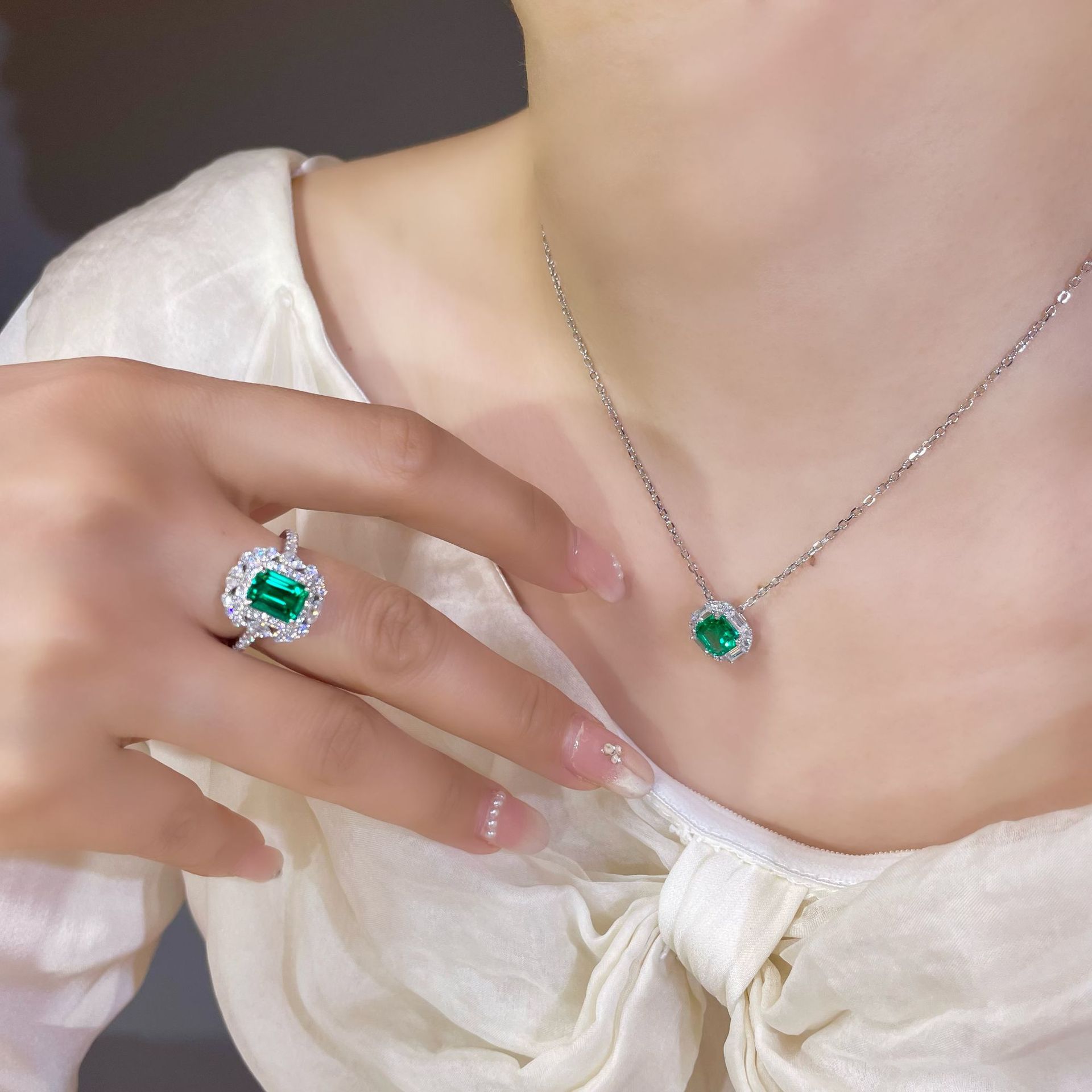 2 Carat Colombian Emerald Cultured Gemstone Necklace Asscher Cut Sugar Cube Clavicle Chain Diamond S925 Silver