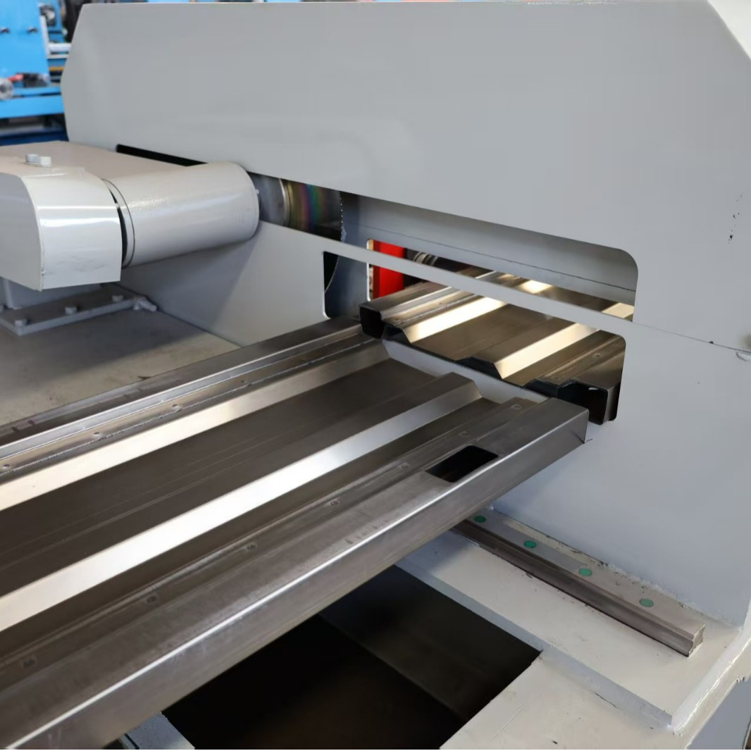 Horse groove plate equipment automobile forming machine iron plate tile press color steel plate tile press automobile plate forming machine