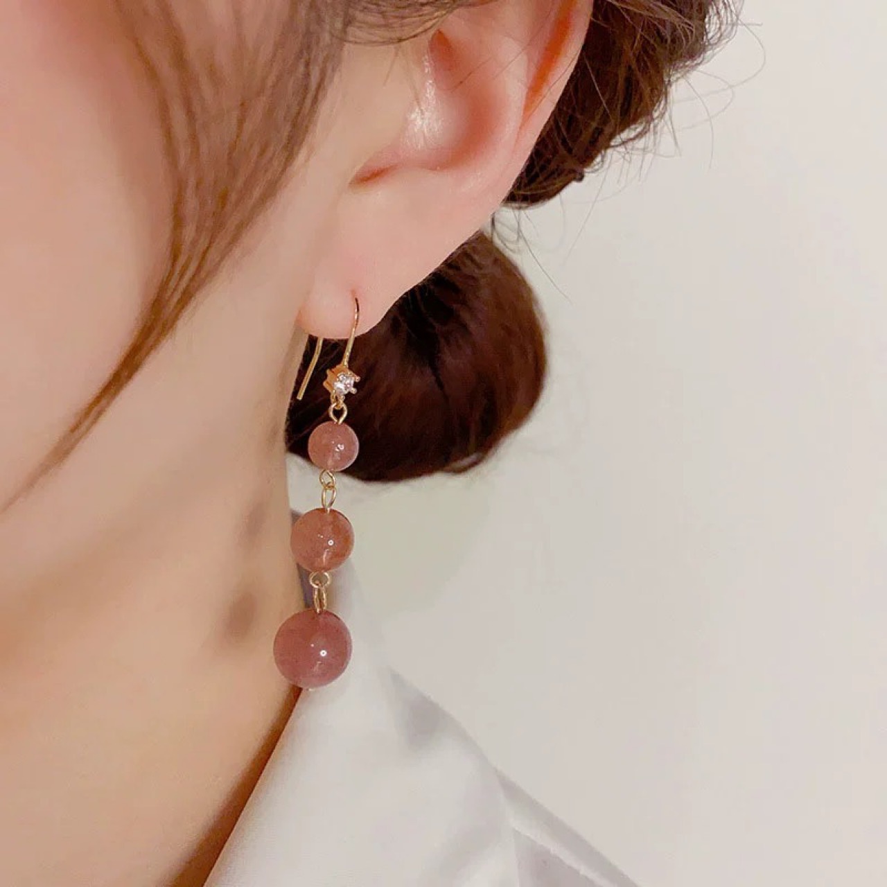 Элегантные серьги с кисточками из натурального клубничного кристалла, новая нишевая мода для женщин