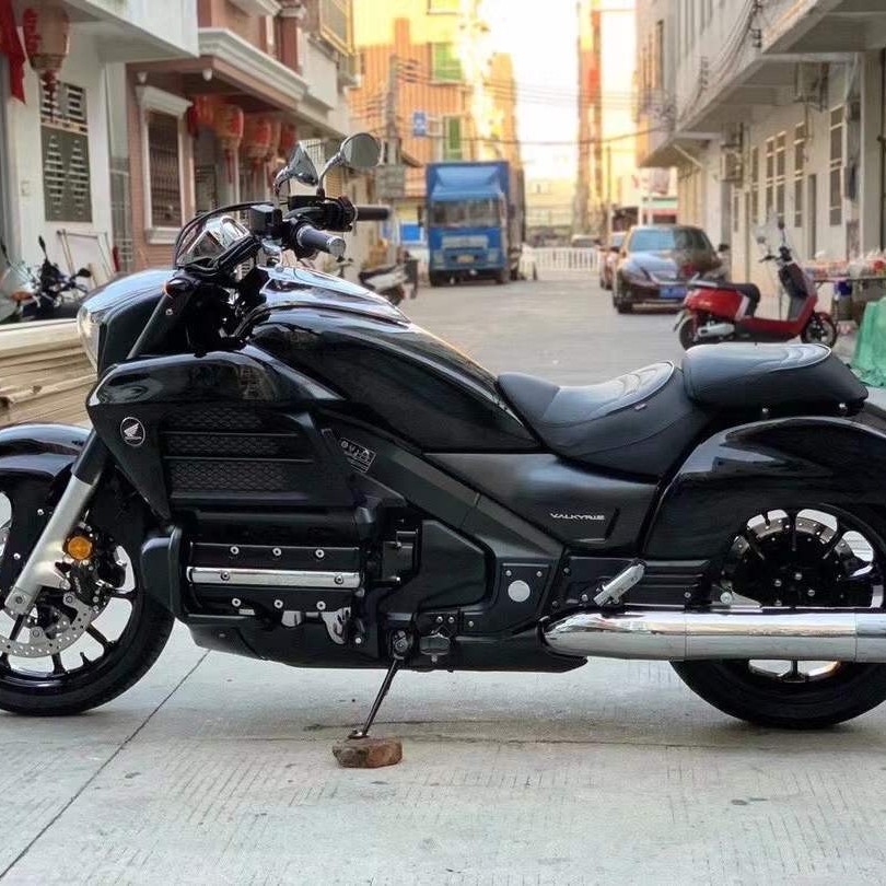 Imported Scandinavian Goddess Tian Cruise Retro Prince Golden Wing 1800 Big Ship Big Sheep Travel Scooter