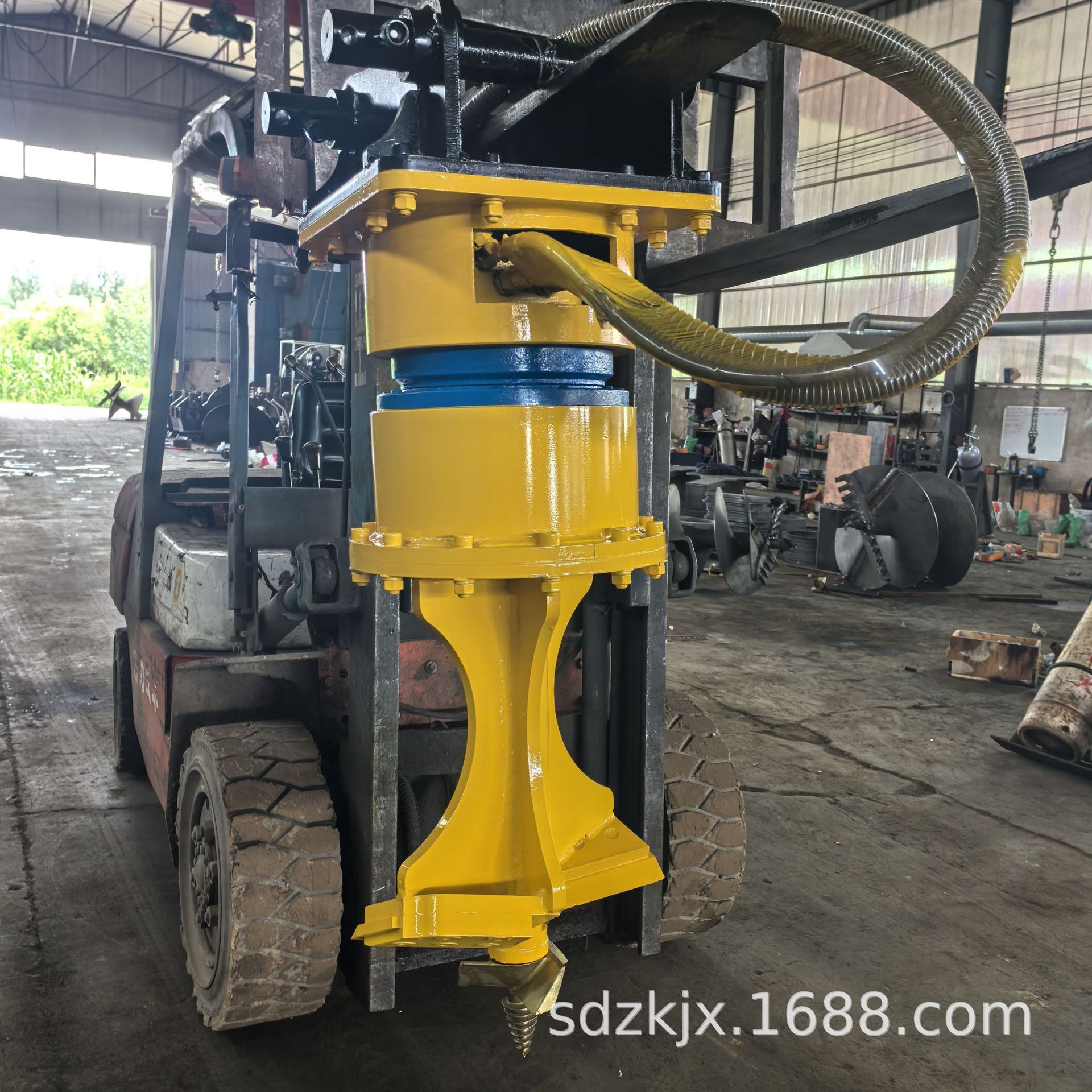 Zhongkai Supplies Small Hydraulic Tree Root Drills, Deep Digging Rigs for Tree Trunk Removal, and Hydraulic Tree Root Milling Drills