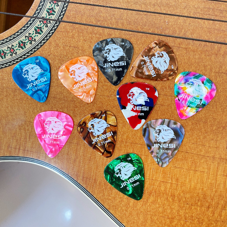 Производитель Source Перфорированный целлулоидный медиатор для гитары, подходит для укулеле