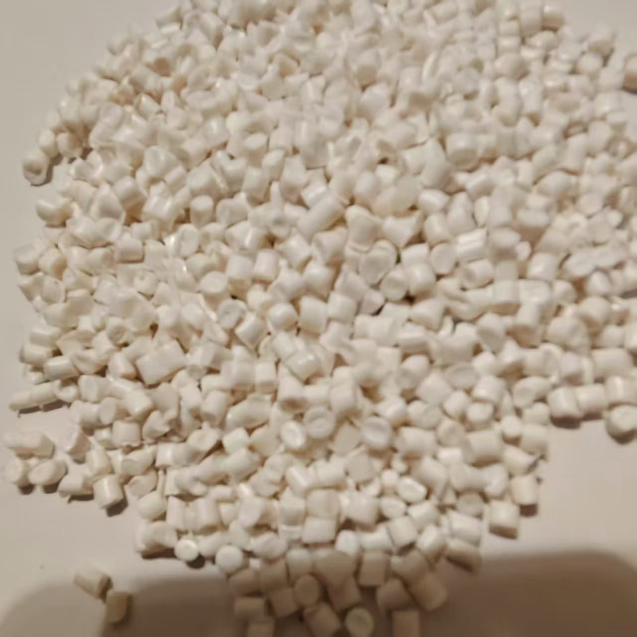 Supply of Pa6 White Flame Retardant Nylon Plastic Particles Price Regeneration Discount