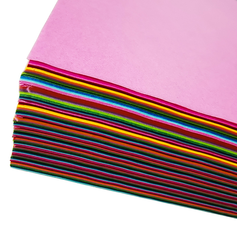 Manufacturers supply a large number of 15g Tissue Paper 17g color copy Paper with uniform color in stock