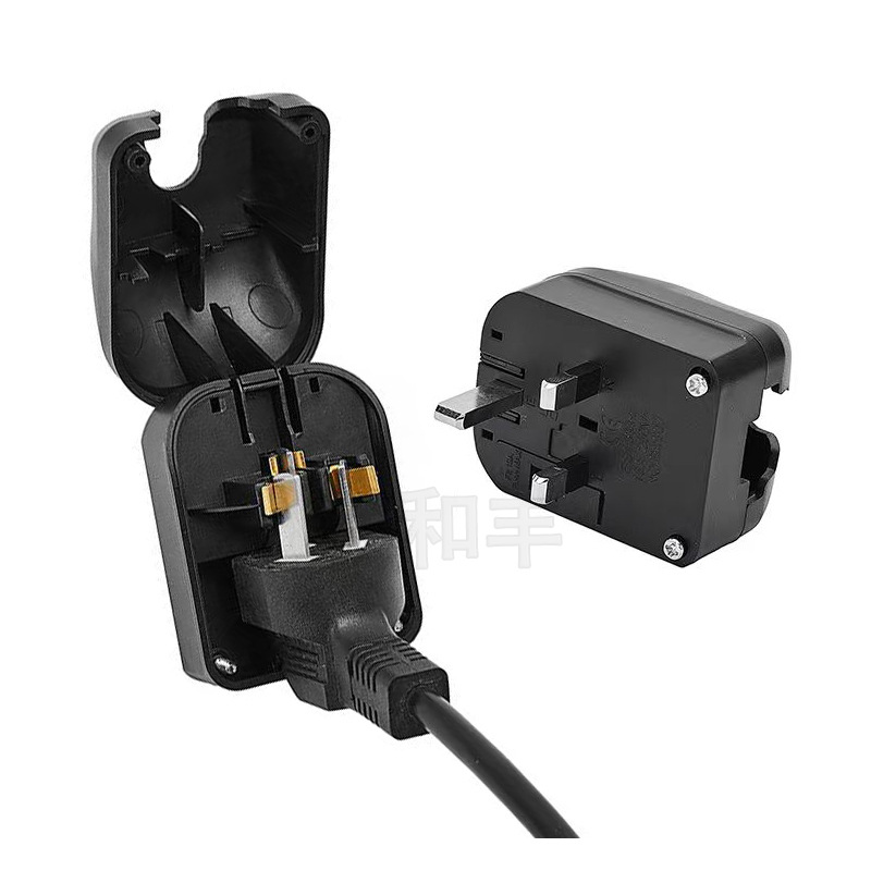 Embedded National Standard Mainland three plug to Hong Kong version 13A fuse British Standard Hong Kong Singapore Power Converter