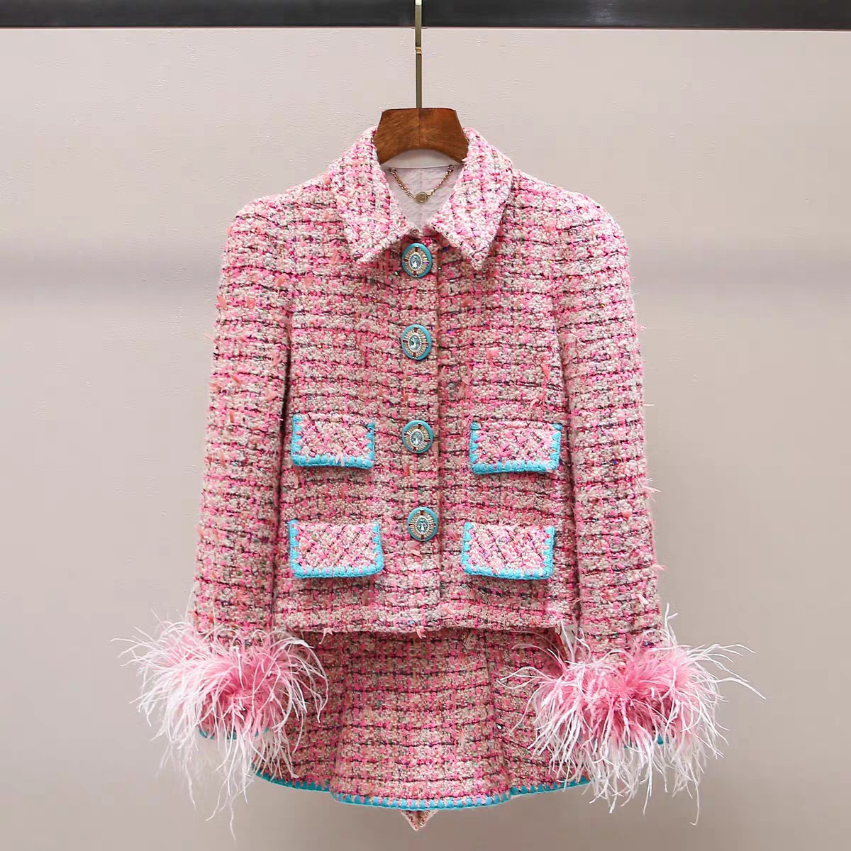 Lafite 2024 Winter New Design Sense Powder Color Chanel Tweed Patchwork Ostrich Hair Jacket