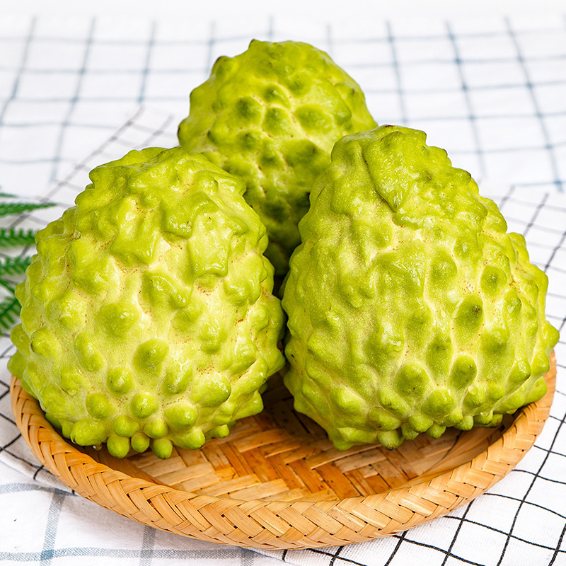 Sakura Fruit, a Specialty Fruit from Sichuan, Guava, Tropical Fruit, Taiwan Pineapple, Freshly Picked Large Sakura Fruit