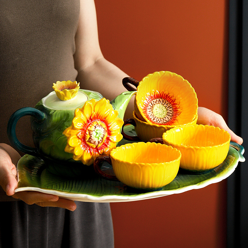 Jinfulan new creative pastoral sunflower underglaze ceramic black tea cup flower and grass tea set suit moving gift