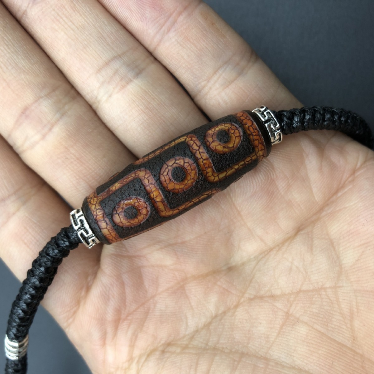 Factory direct supply wholesale Xizang clavicle chain do old fire arch orange peel nine-eye beads natural agate weathered film