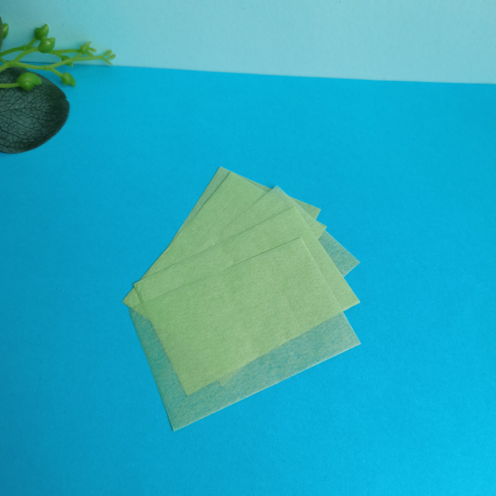 Wholesale facial oil-absorbing paper Blue Film oil-absorbing sweat-absorbing paper summer portable refreshing linen paper cleaning