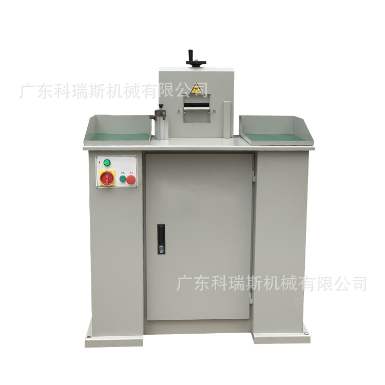 Машина для прессования средней подошвы с металлическим сердечником