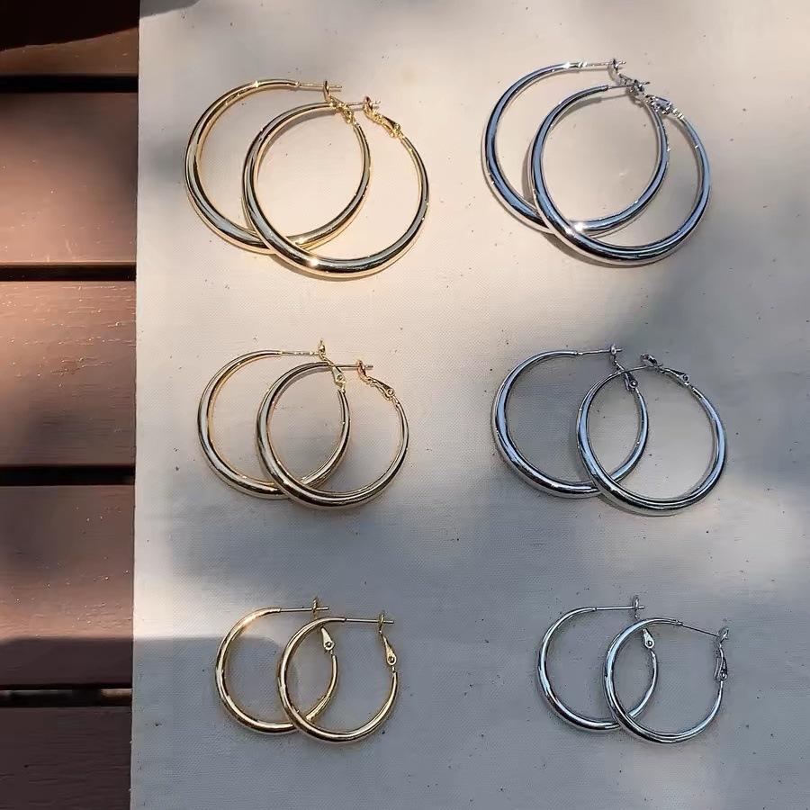 Classic Simple Thick Large Hoop Holiday Style Earrings Retro Commuter Earrings Thick Earrings Versatile Earrings