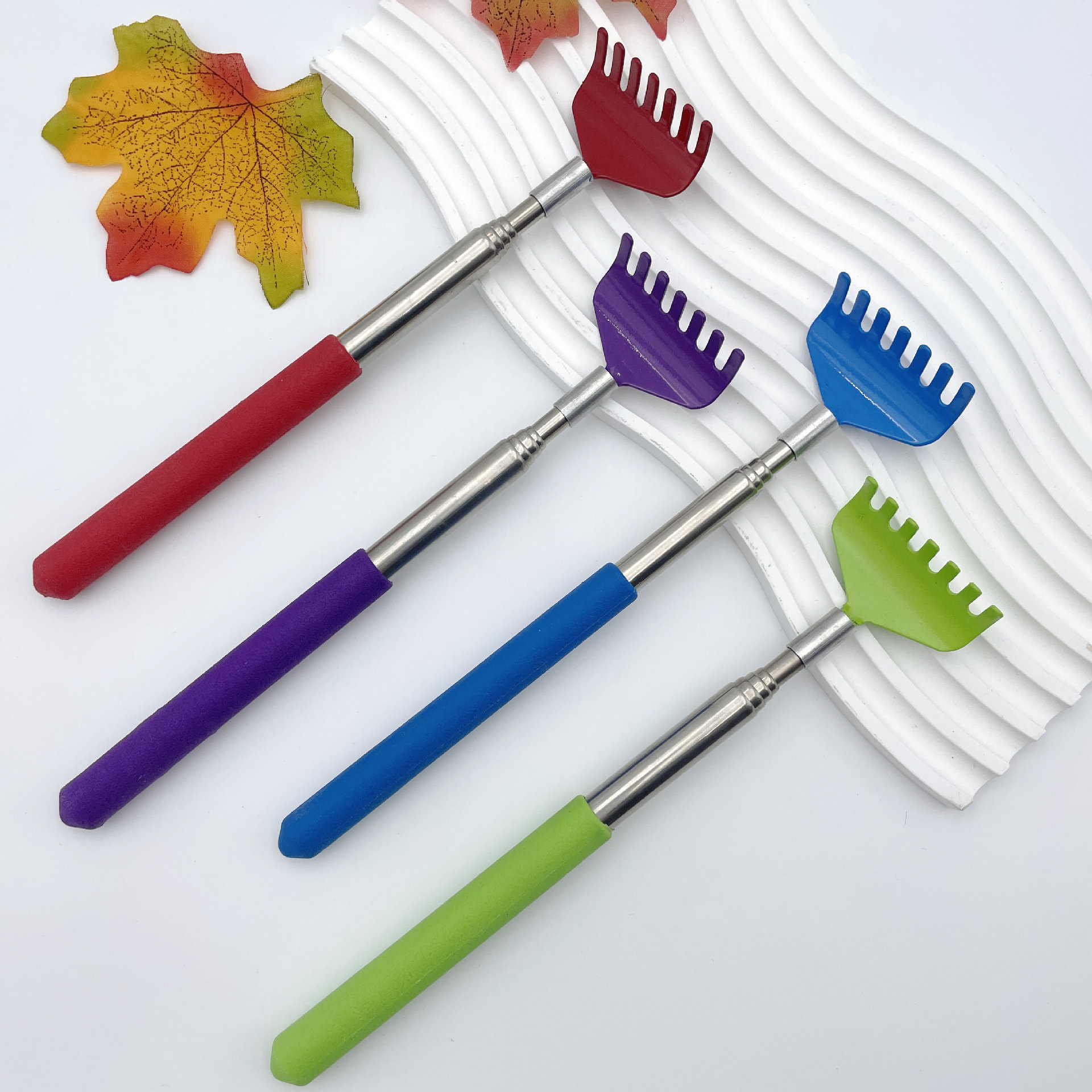 Colorful Seven-Tooth Stainless Steel Itch Scratching Retractable Portable Daily Use Without Asking for Old Man's Back Scratching Rake