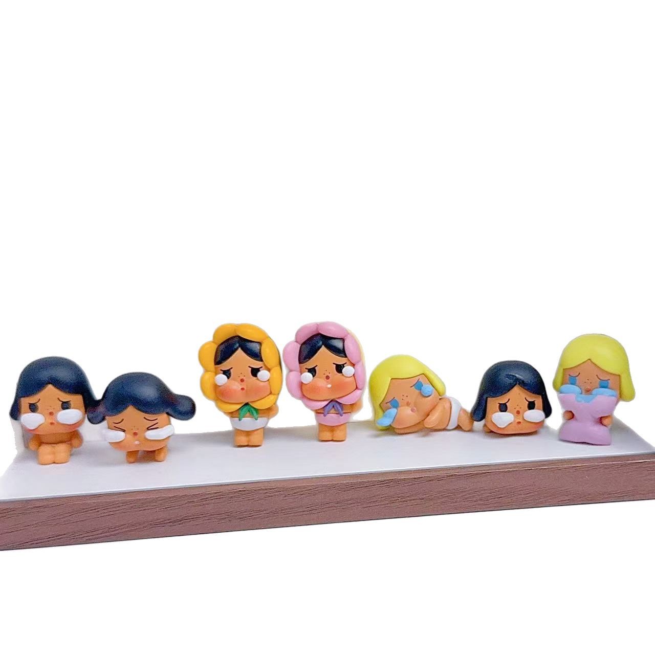 Change baby crying baby mini car ornaments car display center console decoration tide play cute grain decoration ornaments