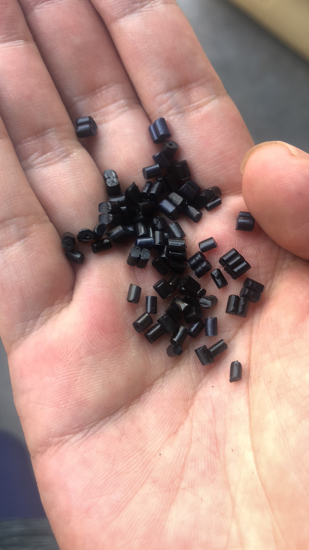 Factory Direct Supply of Black Flame Retardant Reinforced Pa6 Recycled Plastic Examples Nylon Recycled Material Particles Self-Produced